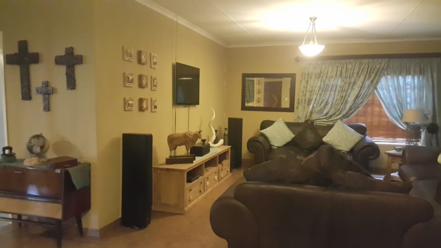 4 Bedroom Property for Sale in Waagfontein North West